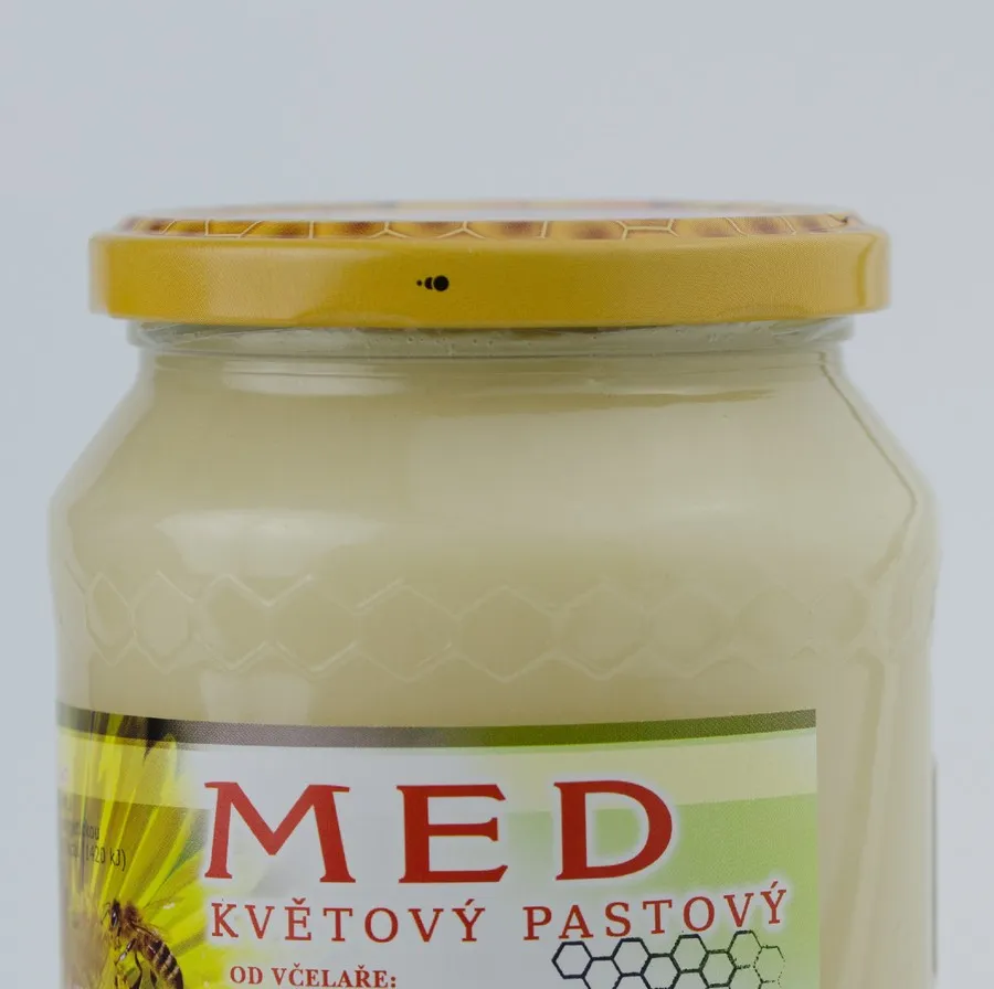 Sklenice pastovaného květového medu z Čučic